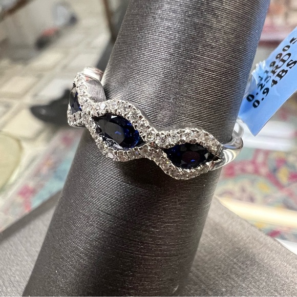 14 White Gold Diamond & Sapphire Ring - Picture 6 of 7